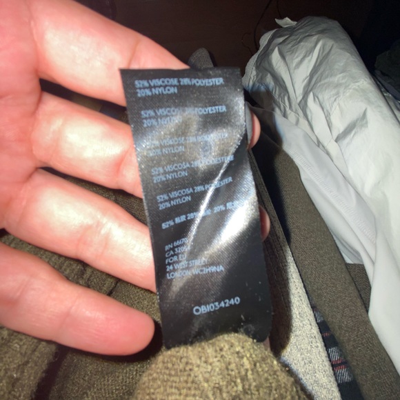 Anthropologie Women’s Small (Oversized) Green Sweater with Button Embellishment - Picture 8 of 8